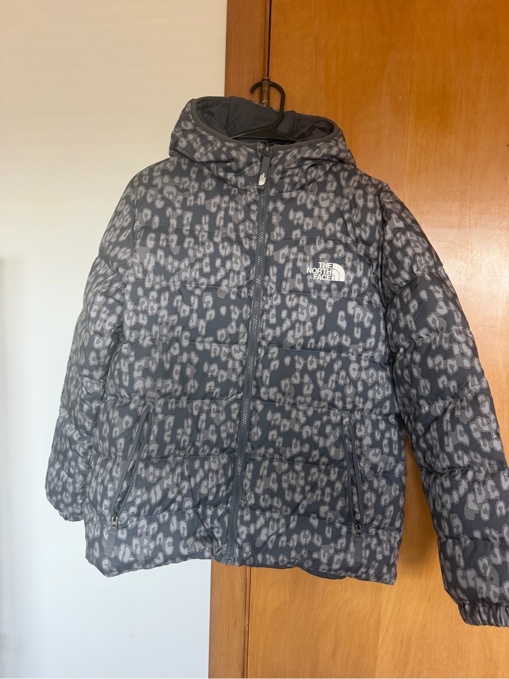 The North Face Kids Grey Leopard-Print Puffer Jacket